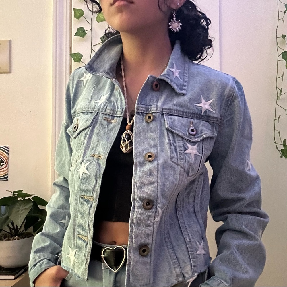 Star embroidered denim jacket💫